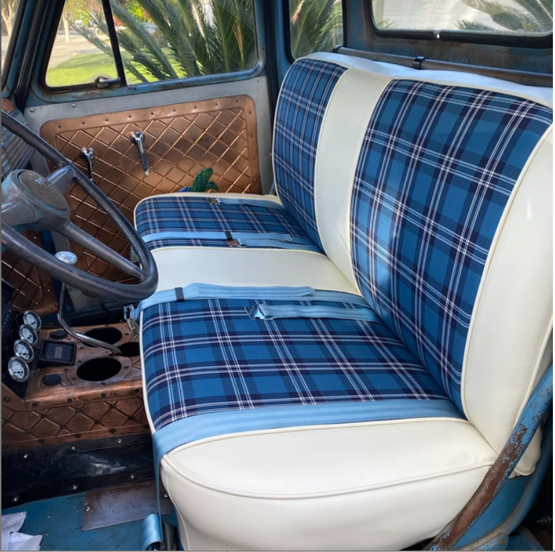 Graduate seat in Sierra Off White & Earl of St Andrews plaid